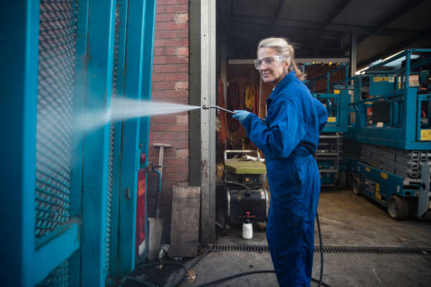Best Concrete Pressure Washing  in Parsons, KS